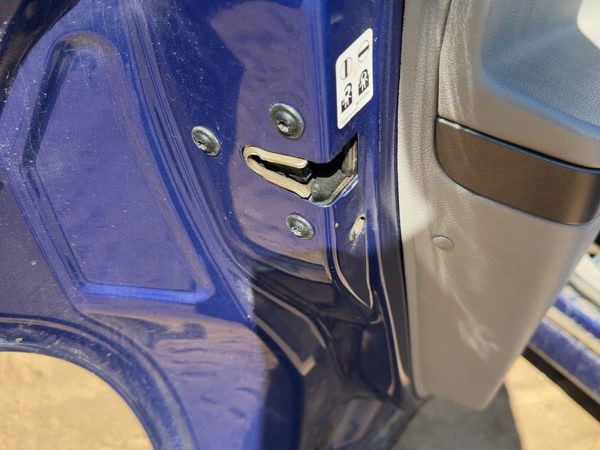 06-11 Hhr Driver Left Rear Door Latch With Rods/Cables Oem Back 4Dr Sport Wagon — photo 1
