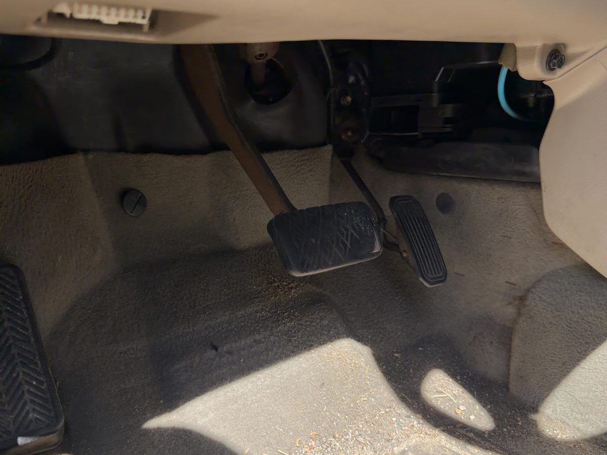 1998-2002 Toyota Corolla Brake Pedal Assembly Oem