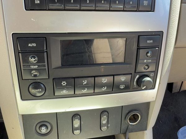 2004 Dodge Durango Temperature Control Module In Dash Heater Ac Head Unit Oem — photo 1
