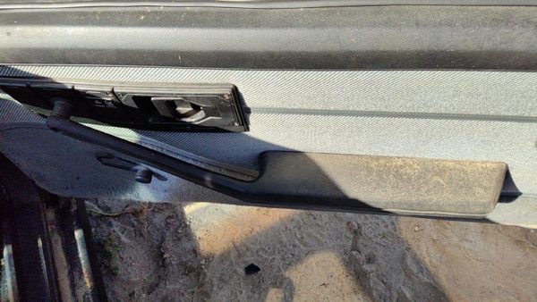 88-90 Camaro Black Passenger Right Grab Pull Handle Armrest From Inside Door Oem — photo 2