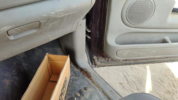 03-05 Dodge Ram 2500 Passenger Right Lower Kick Trim Panel Oem Taupe L5 — photo 1