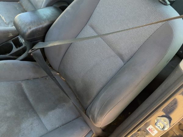 2004-2008 Toyota Matrix Xr Driver Left Front Seat Belt Retractor Oem Shoulder — photo 4