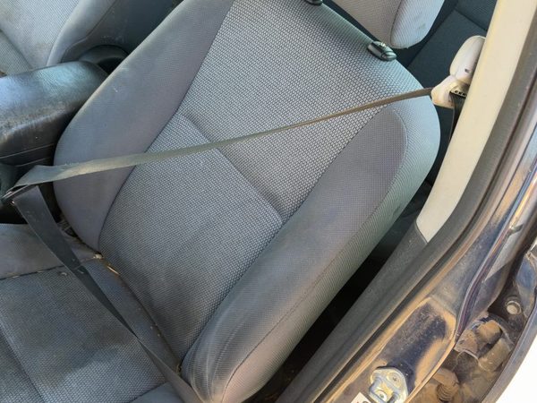 2004-2008 Toyota Matrix Xr Driver Left Front Seat Belt Retractor Oem Shoulder — photo 5