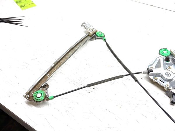 05-11 Cadillac Sts Passenger Right Front Power Window Regulator With Motor Oem — photo 7