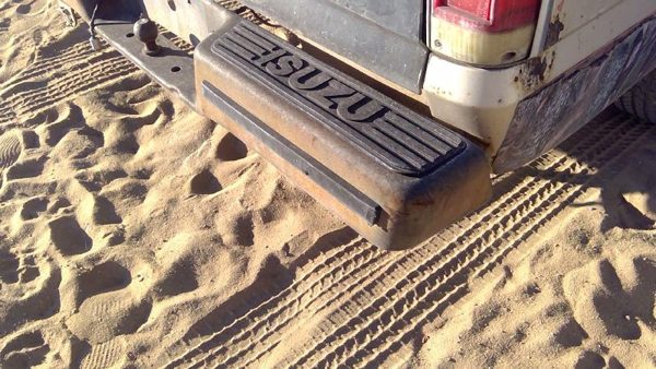 1981-1987 Isuzu Pup Pickup Rear Back Step Bumper With Brackets Oem 2900036000 — photo 3