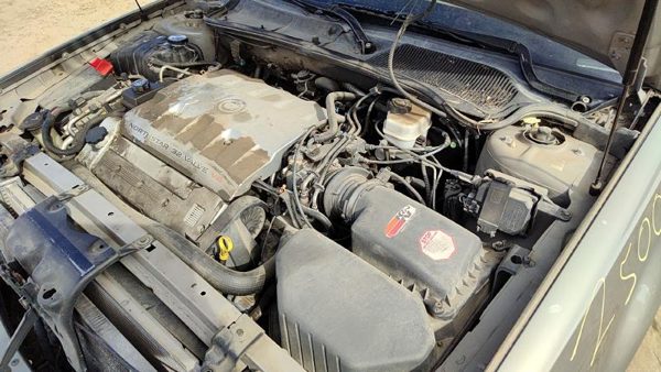 2002 Cadillac DeVille — vehicle photo 2