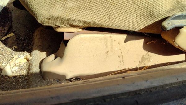 1985 Pontiac Sunbird Driver Left Side Seat Trim Panel Oem Lower Tan — photo 2