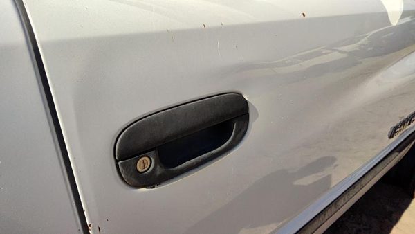 1998 Dodge Ram 1500 Outside Door Handle RH White — photo 2