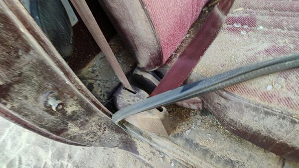 1983 Gmc Sierra C3500 Passenger Right Front Seat Belt Retractor Oem Shoulder Red — photo 7