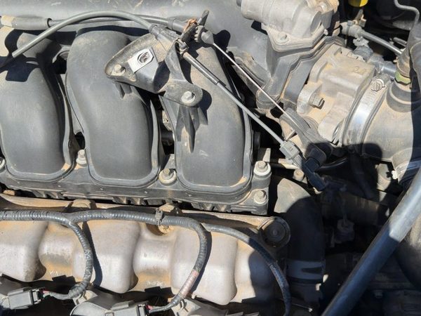 2005-2008 Ford Escape Complete Fuel Rail With Injectors Set Loaded Oem 3.0L — photo 1