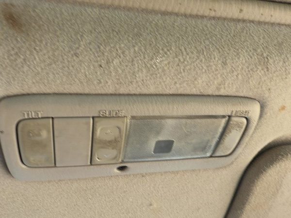 2005 Toyota Matrix Xr Center Overhead Console Oem Dome Light Map Lamp Cubby — photo 2