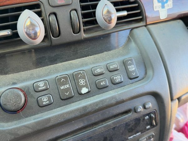 2005 Cadillac Deville Heater A/c Control — photo 3