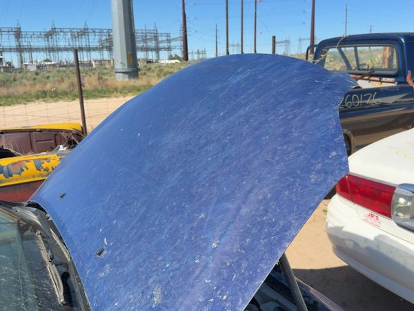 2005 Toyota Matrix Hood Indigo Ink Pearl — photo 2