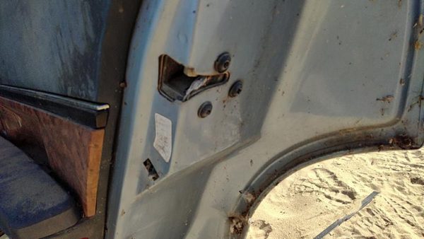 92-99 Buick Lesabre Passenger Right Rear Door Latch With Rods/Cables Oem Back — photo 1