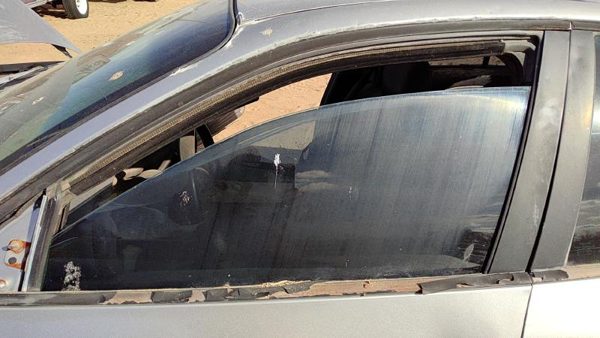 2000-2005 Pontiac Bonneville Driver Left Front Side Window Door Glass Oem — photo 2