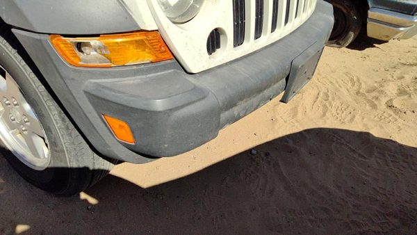 2005-2007 Jeep Liberty Front Bumper Cover Assembly Oem 5Hg89bdlac — photo 8