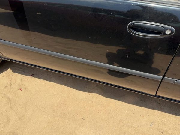 1995-1999 Nissan Maxima Driver Left Front Moulding From Door Oem Super Black Kh3 — photo 1