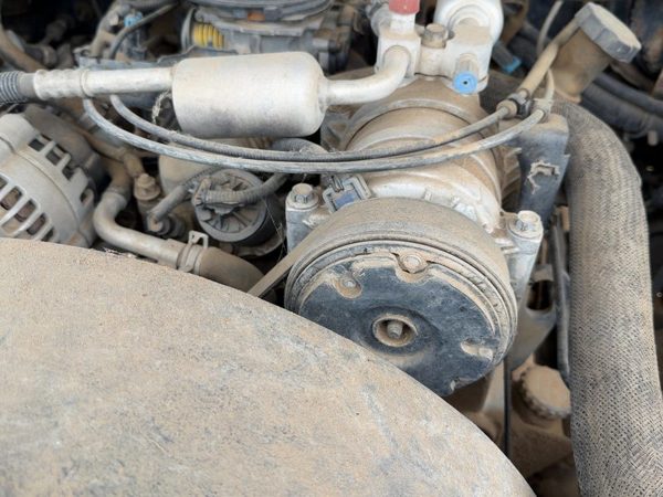 96-99 Chevy Silverado 1500 Ac Compressor Air Conditioner Pump Assembly Oem 5.7L — photo 1