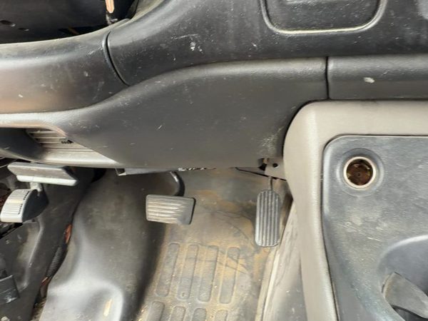 96-02 Express Van 2500 Lower Dash Under Column Knee Bolster Trim Panel Oem Black — photo 3