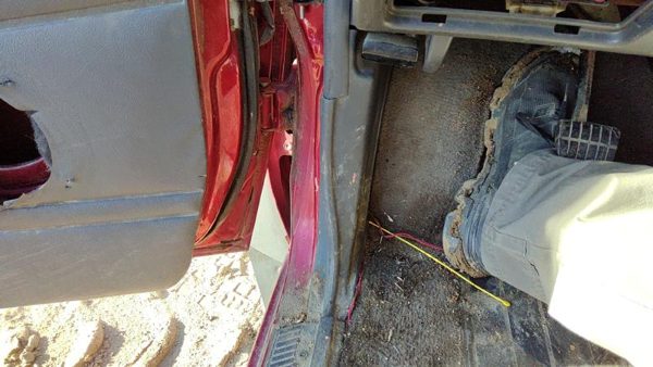 1995-1997 Nissan Hardbody Driver Left Lower Kick Trim Panel Oem Gray — photo 2