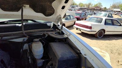 2008 Chevy Silverado 2500 Hood Hinge RH White 50U
