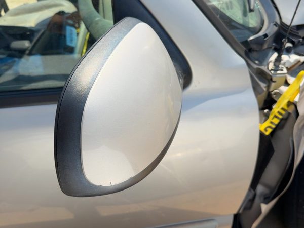 03-06 Suburban 1500 Passenger Right Power Side Mirror Door Silver Birch 59U — photo 3