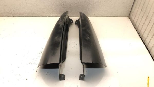 2007 Yukon Xl Denali Pair Rear Upper Corner Moulding On Quarter Panel Oem — photo 1