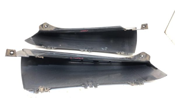 2007 Yukon Xl Denali Pair Rear Upper Corner Moulding On Quarter Panel Oem — photo 9