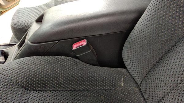 1995-1997 S10 Blazer Driver Left Front Seat Belt Buckle Receiver Oem Gray — photo 1