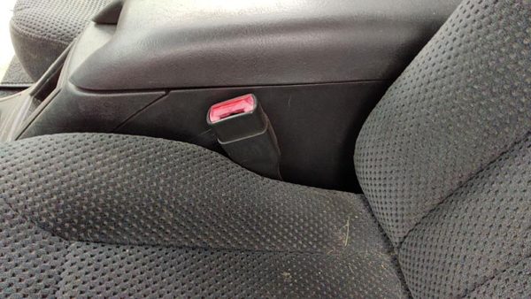 1995-1997 S10 Blazer Driver Left Front Seat Belt Buckle Receiver Oem Gray — photo 2