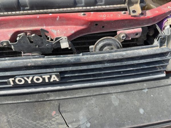1987-1988 Toyota Fx Front Grille Assembly Oem 5310102020E1 — photo 3