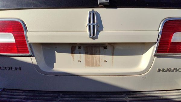 2007-2008 Lincoln Navigator License Plate Trim Surround Panel Tail Trunk Finish — photo 1