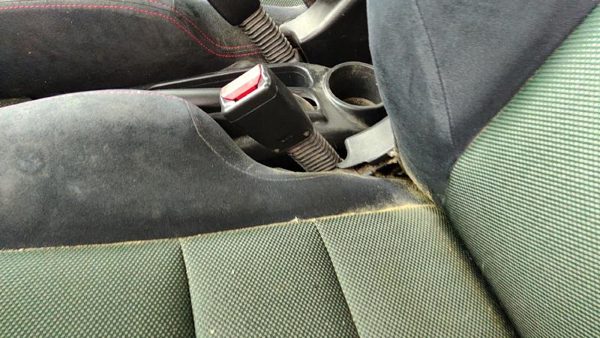 2002-05 Civic Hatchback Si Driver Left Front Seat Belt Buckle Receiver Black Bk — photo 1