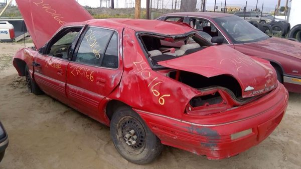 1994 Pontiac Grand — vehicle photo 4