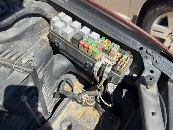 2005-2007 Ford Escape Engine Fuse Box Power Distribution Panel Oem 3.0L — photo 4