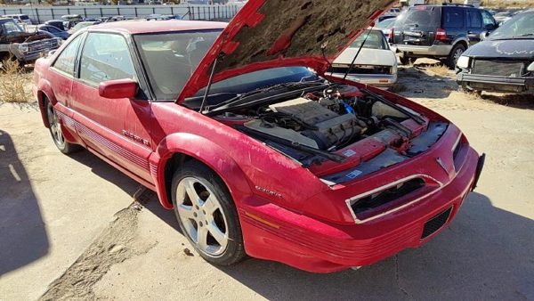 1993 Pontiac Grand Prix — vehicle photo 2