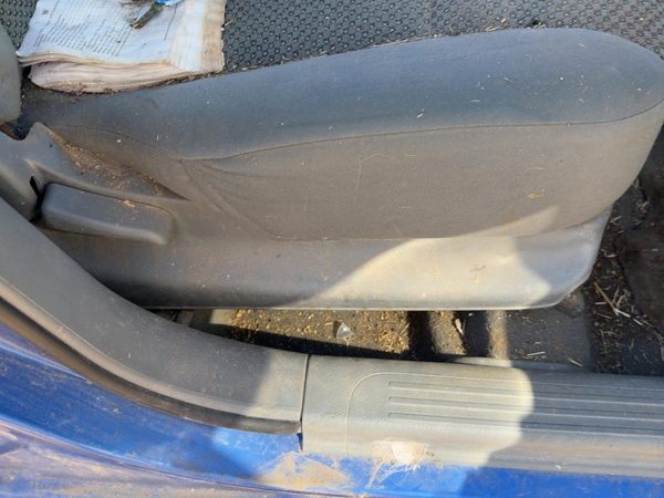 2004 Chevy Aveo Passenger Right Side Seat Trim Panel Oem Gray 82C — photo 1