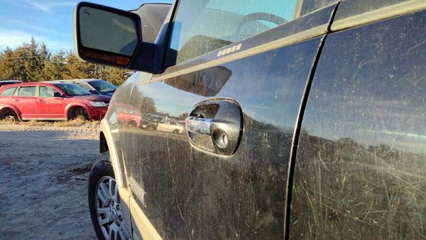 2008 Ford Expedition Front Door LH Ua Black — photo 5