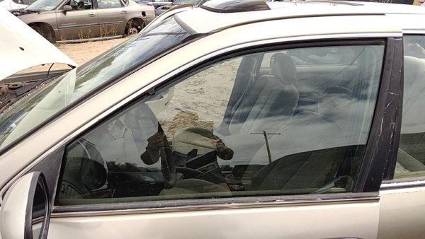 2000-2001 Nissan Maxima Driver Left Front Side Window Door Glass Oem 803012Y963 — photo 1