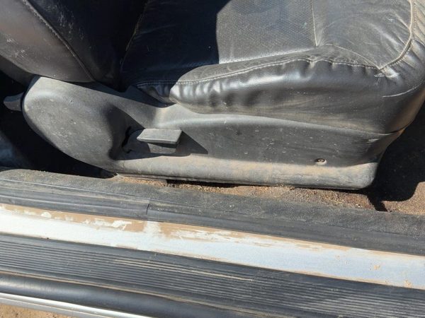 2005-2010 Chevy Cobalt Passenger Right Side Seat Trim Panel Oem Ebony 192 — photo 4