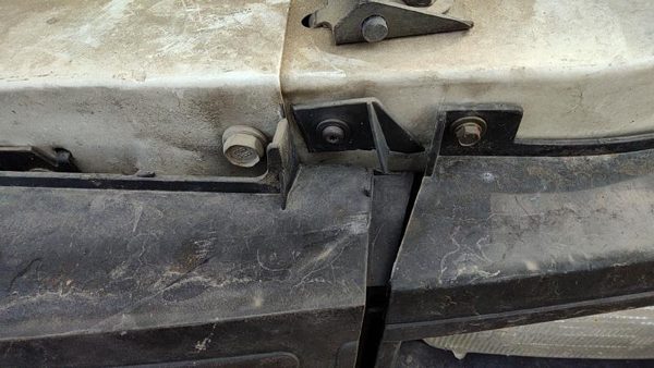 1985-1994 Gmc Safari Front Grille Assembly Oem 14066714 — photo 7