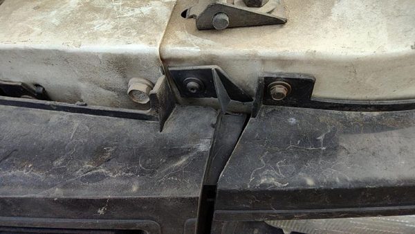1985-1994 Gmc Safari Front Grille Assembly Oem 14066714 — photo 8