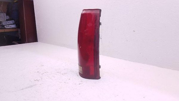 1996 Ct1500 Tail Light Assembly RH Passenger Right Fits 90-00 Chevrolet 2500 — photo 2
