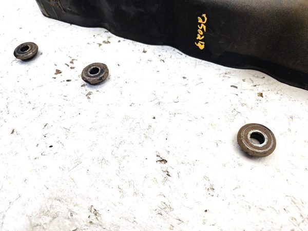 92-98 Isuzu Npr Valve Cover Oem 4Bd2 3.9L — photo 6