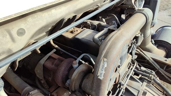 92-98 Isuzu Npr Valve Cover Oem 4Bd2 3.9L — photo 2