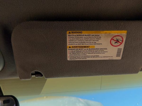 2005 Cadillac Deville Sun Visor RH Gray 142 — photo 1