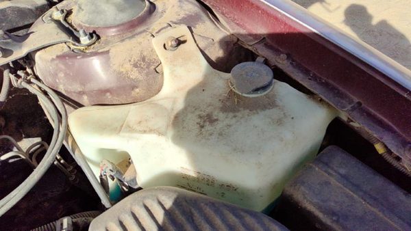 96-99 Buick Lesabre Windshield Washer Fluid Reservoir With Pump Oem Wiper Tank — photo 2