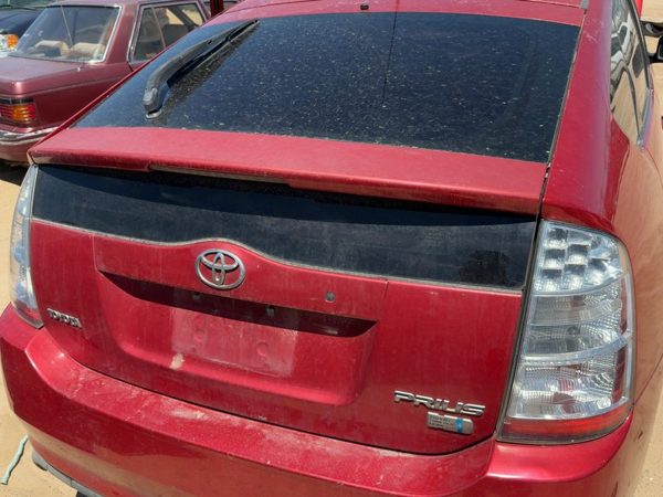 2008 Toyota Prius Trunk/decklid/hatch/tailgate Barcelona Red 3R3 — photo 1