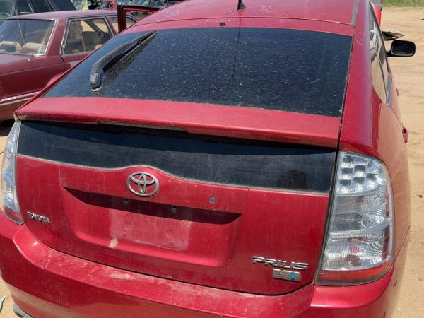 2008 Toyota Prius Trunk/decklid/hatch/tailgate Barcelona Red 3R3 — photo 2