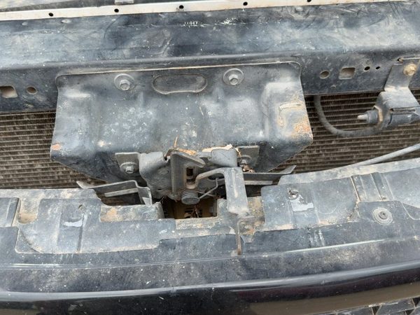 1997-2005 Ford Expedition Hood Latch Assembly With Bracket Oem Yl3Z16138Aa — photo 4